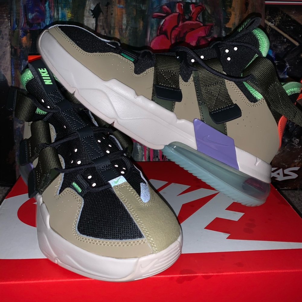 Nike 270